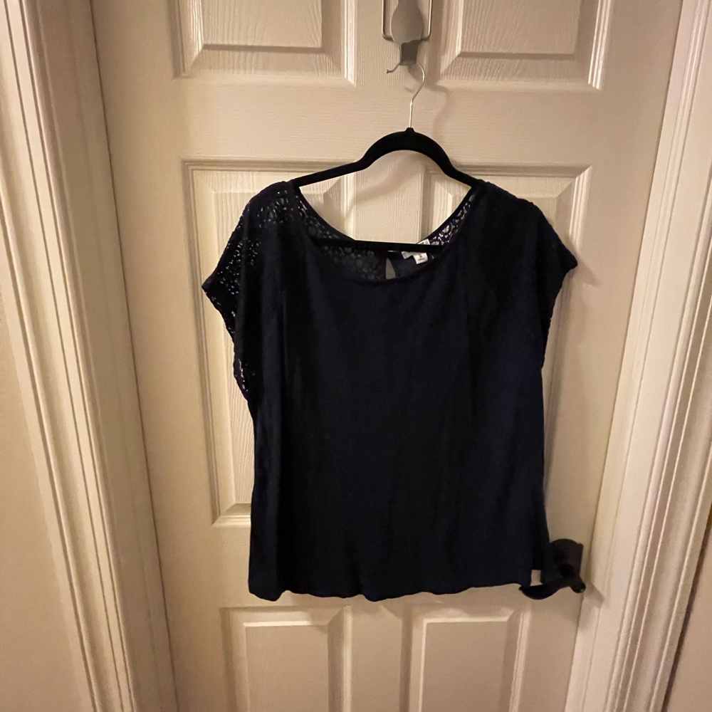 Old Navy Shirt….XL navy with lace accents
